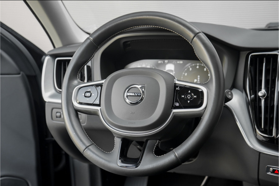 Volvo XC60 2.0 B5 Momentum Pro ACC HUD Pano Elek Trekhaak Ori NL 1e Eig
