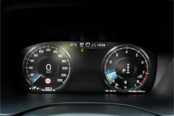Volvo XC60 2.0 B5 Momentum Pro ACC HUD Pano Elek Trekhaak Ori NL 1e Eig