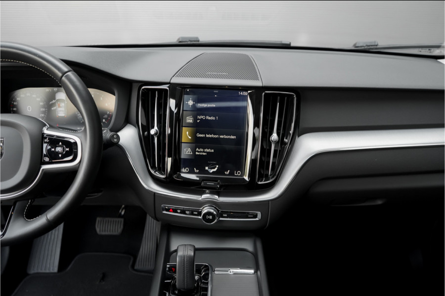 Volvo XC60 2.0 B5 Momentum Pro ACC HUD Pano Elek Trekhaak Ori NL 1e Eig