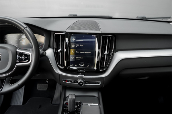 Volvo XC60 2.0 B5 Momentum Pro ACC HUD Pano Elek Trekhaak Ori NL 1e Eig