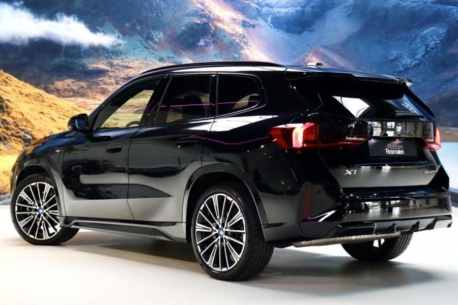 BMW X1 xDrive25e M Sport|PANO|TrkHk|LEDER|20''
