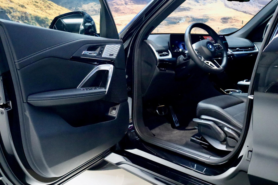 BMW X1 xDrive25e M Sport|PANO|TrkHk|LEDER|20''