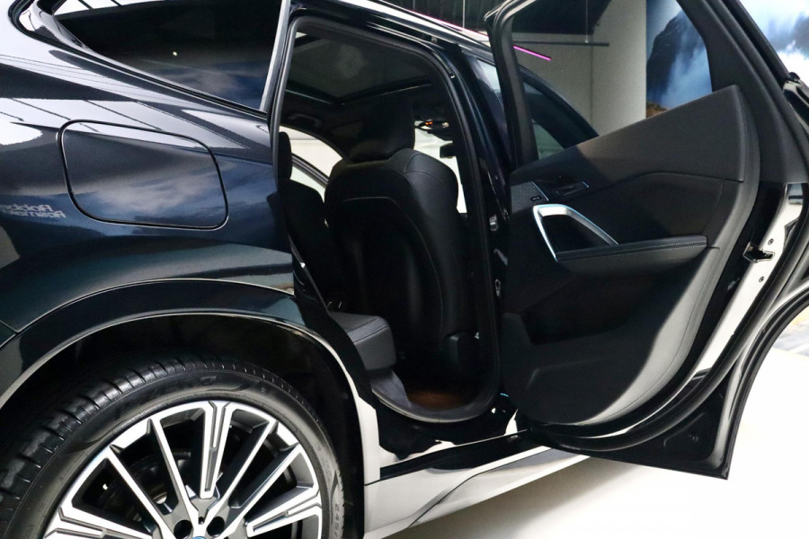 BMW X1 xDrive25e M Sport|PANO|TrkHk|LEDER|20''