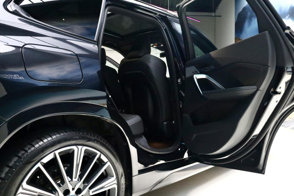 BMW X1 xDrive25e M Sport|PANO|TrkHk|LEDER|20''