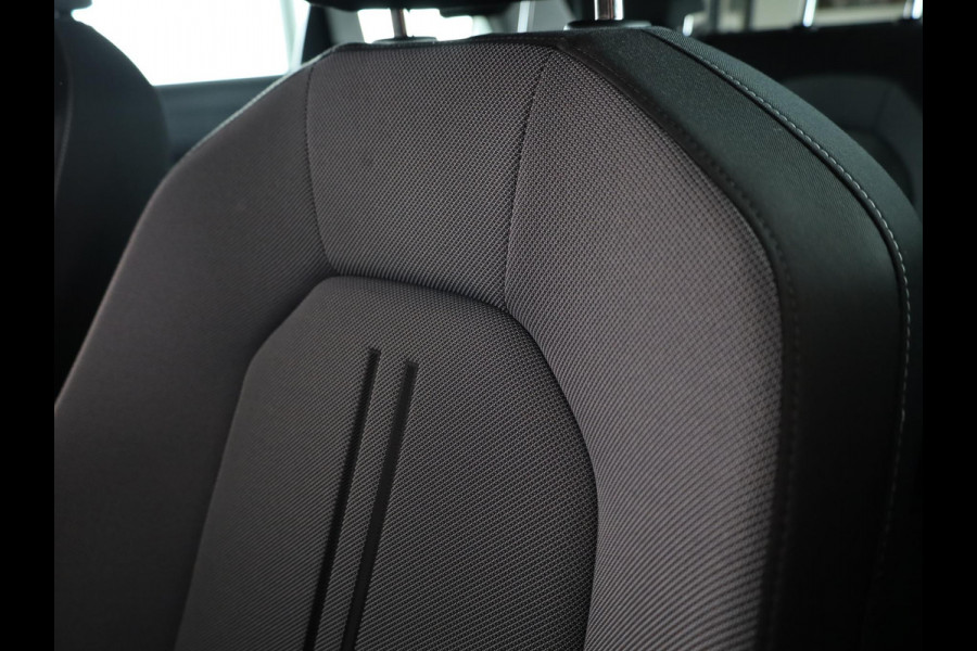 Seat Leon Sportstourer 1.5 TSI e-Hybrid Style Business Intense | Fiord Blue | Matrix LED Koplampen | Dode Hoek Detectie | Draadloze Carplay