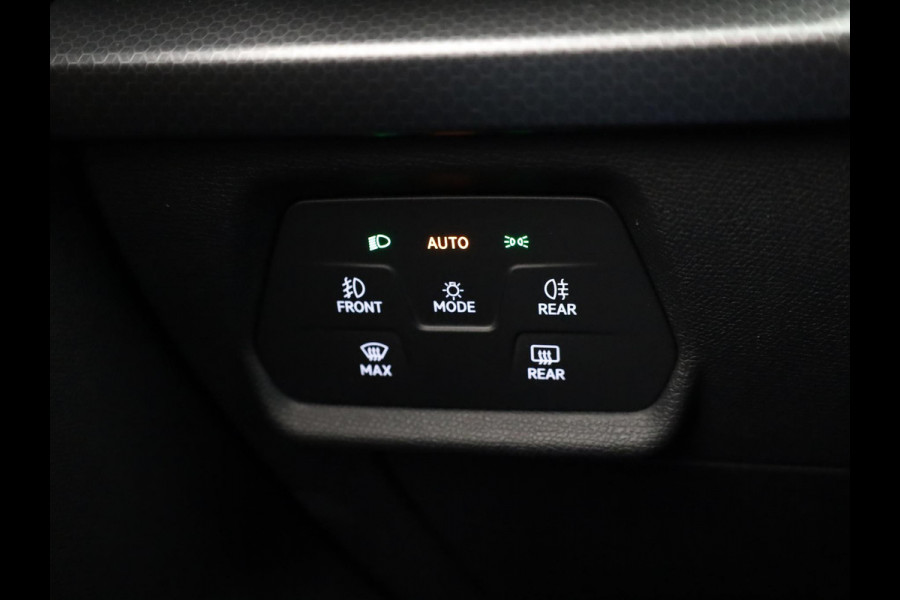Seat Leon Sportstourer 1.5 TSI e-Hybrid Style Business Intense | Fiord Blue | Matrix LED Koplampen | Dode Hoek Detectie | Draadloze Carplay
