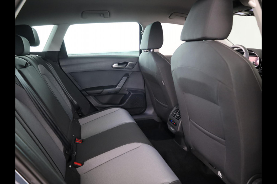 Seat Leon Sportstourer 1.5 TSI e-Hybrid Style Business Intense | Fiord Blue | Matrix LED Koplampen | Dode Hoek Detectie | Draadloze Carplay
