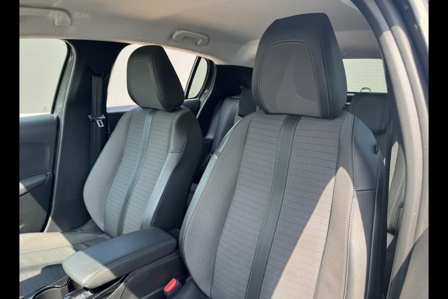 Peugeot 208 1.2 PureTech Allure | 100pk! | Rijklaar geleverd incl onderhoudsbeurt en 12 maanden BOVAG garantie! |