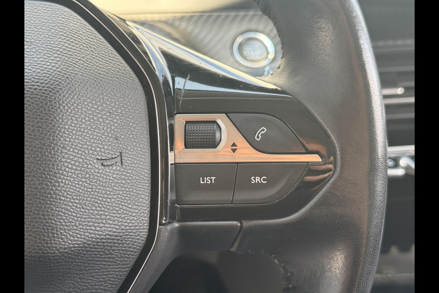 Peugeot 208 1.2 PureTech Allure | 100pk! | Rijklaar geleverd incl onderhoudsbeurt en 12 maanden BOVAG garantie! |
