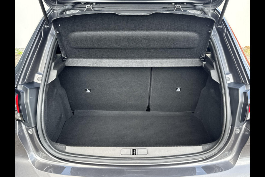 Peugeot 208 1.2 PureTech Allure | 100pk! | Rijklaar geleverd incl onderhoudsbeurt en 12 maanden BOVAG garantie! |