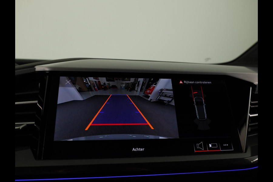 Audi Q4 e-tron 45 quattro S Edition Competition 82 kWh 286pk | Glazen panoramadak | Optiekpakket zwart plus | Assistentiepakket plus | Q4 E-Tron Stylingpakket