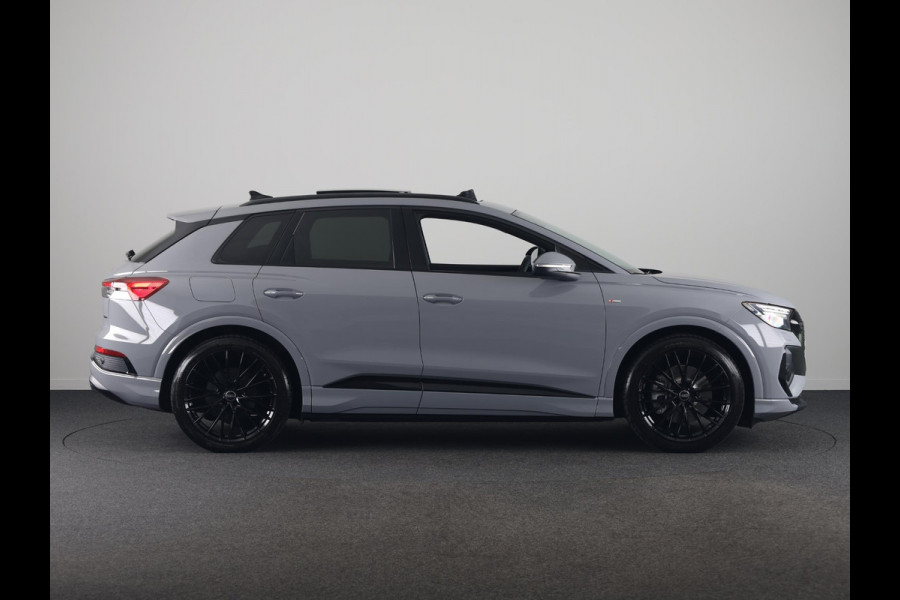 Audi Q4 e-tron 45 quattro S Edition Competition 82 kWh 286pk | Glazen panoramadak | Optiekpakket zwart plus | Assistentiepakket plus | Q4 E-Tron Stylingpakket
