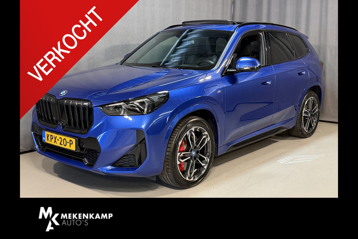 BMW X1 xDrive30e M Sport Pro 19''/Panoramadak/Harman Kardon/Trekhaak/Elektrische stoel + memory + massage/Keyless/Adaptieve cruise/360 Camera