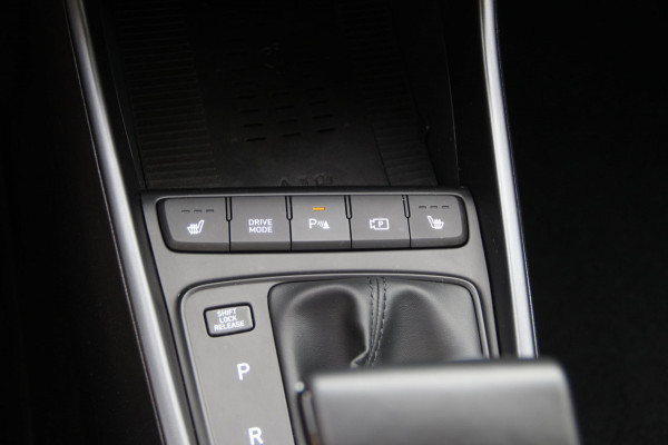 Hyundai i20 1.0 T-GDI Premium NL Auto | 1e eigenaar | Navi | ECC | Camera | ACC | BLISS | CarPlay | LMV16'' | Trekhaak