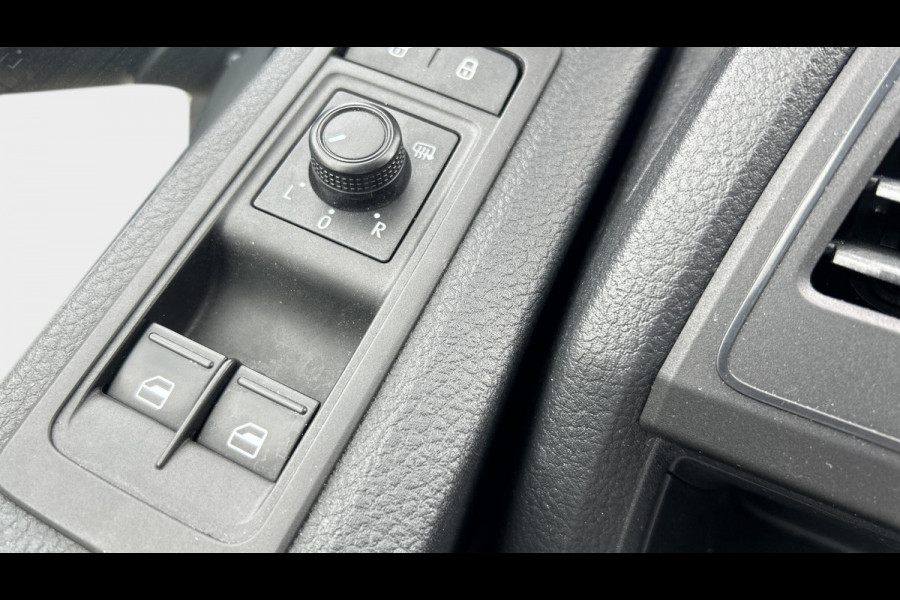 Volkswagen Transporter L1H1 2.0 TDI 150pk DSG Highline / Automaat / LED-koplampen / Navigatie / LM-velgen