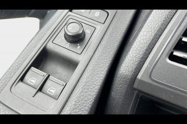 Volkswagen Transporter L1H1 2.0 TDI 150pk DSG Highline / Automaat / LED-koplampen / Navigatie / LM-velgen