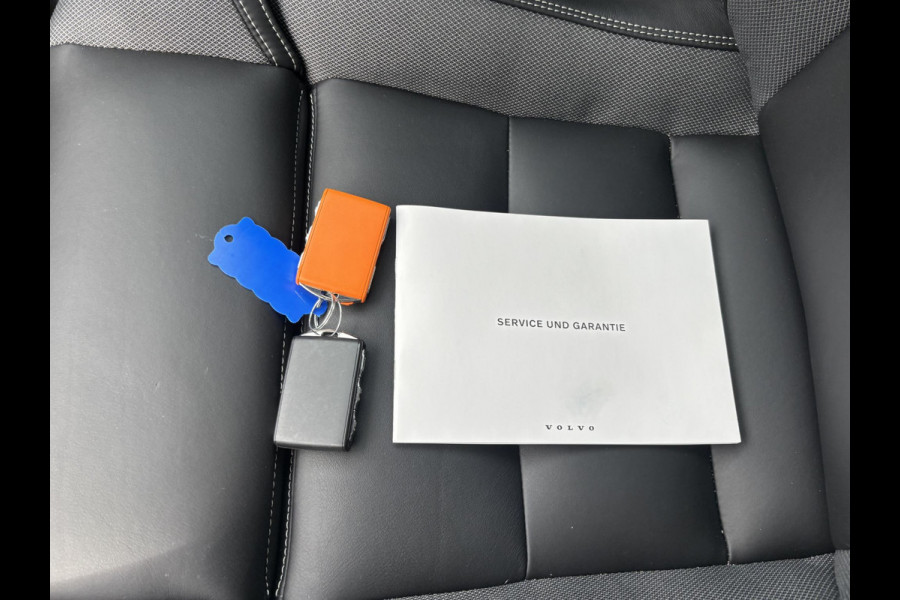 Volvo XC60 2.0 T6 Plug-in hybrid AWD Plus Black Edition 360 CAMERA | PANO | PREMIUM AUDIO | ELEK. STOELEN | ELEK. ACHTERKLEP | ADAP. CRUISE |