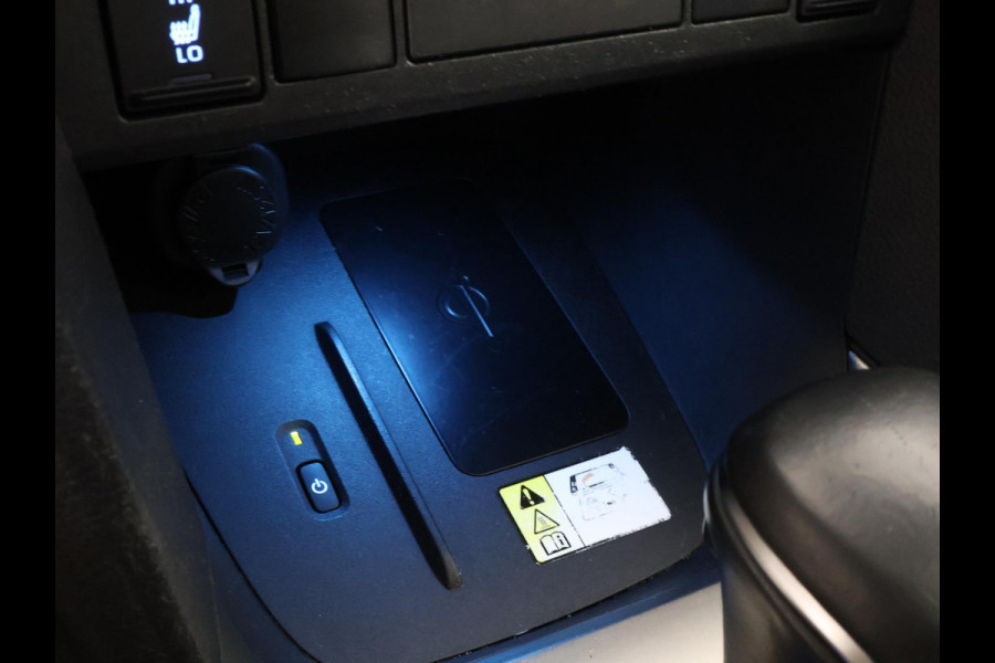 Toyota Yaris Cross 1.5 Hybrid Executive Bi-Tone | Panoramadak | Dodehoek Detectie | HUD | Navigatie