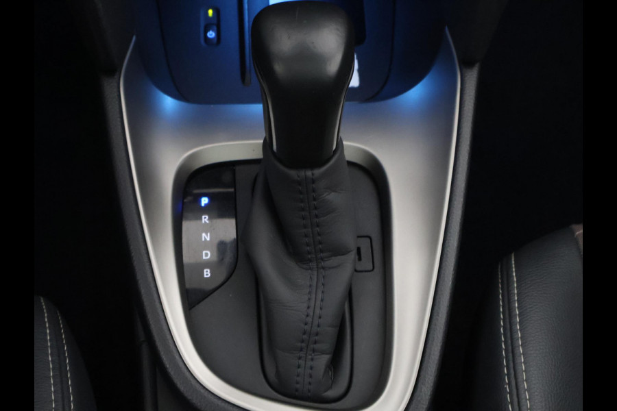 Toyota Yaris Cross 1.5 Hybrid Executive Bi-Tone | Panoramadak | Dodehoek Detectie | HUD | Navigatie