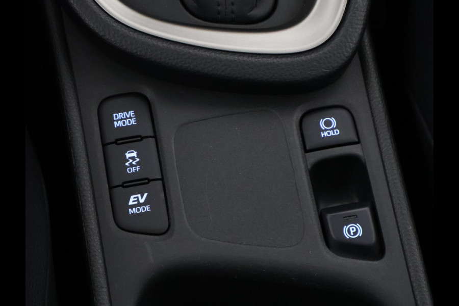 Toyota Yaris Cross 1.5 Hybrid Executive Bi-Tone | Panoramadak | Dodehoek Detectie | HUD | Navigatie