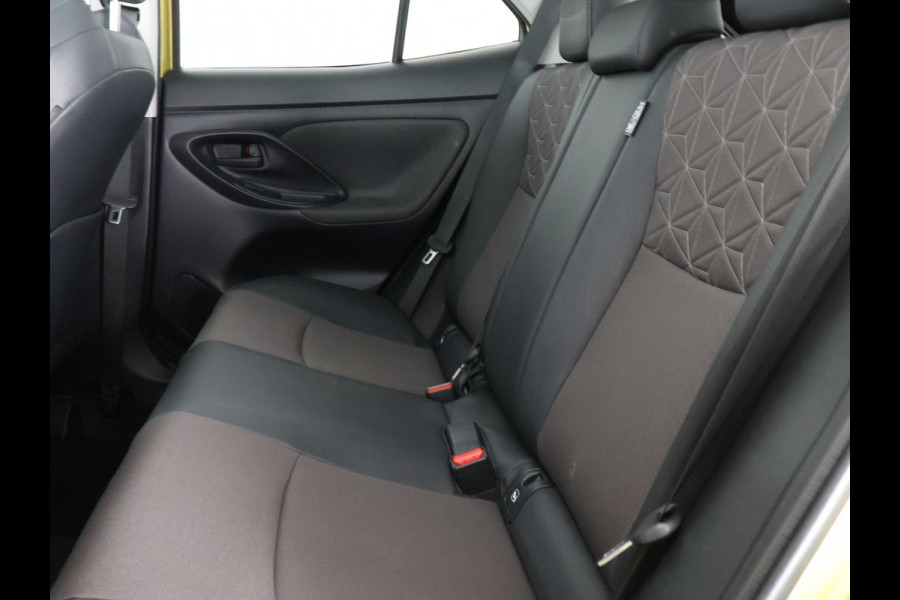 Toyota Yaris Cross 1.5 Hybrid Executive Bi-Tone | Panoramadak | Dodehoek Detectie | HUD | Navigatie