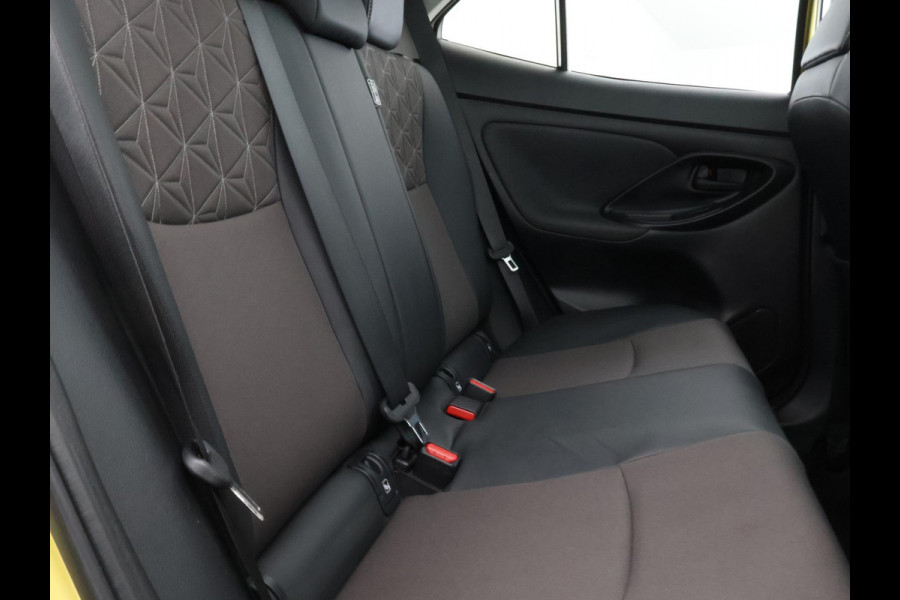 Toyota Yaris Cross 1.5 Hybrid Executive Bi-Tone | Panoramadak | Dodehoek Detectie | HUD | Navigatie