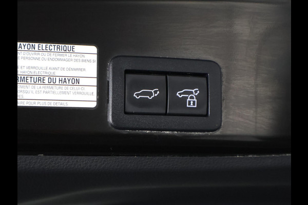 Toyota Yaris Cross 1.5 Hybrid Executive Bi-Tone | Panoramadak | Dodehoek Detectie | HUD | Navigatie