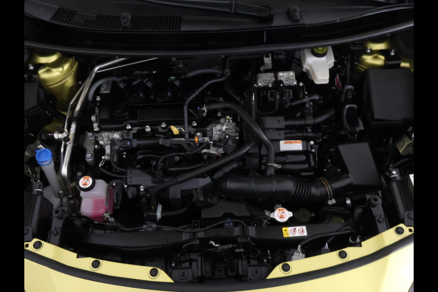 Toyota Yaris Cross 1.5 Hybrid Executive Bi-Tone | Panoramadak | Dodehoek Detectie | HUD | Navigatie