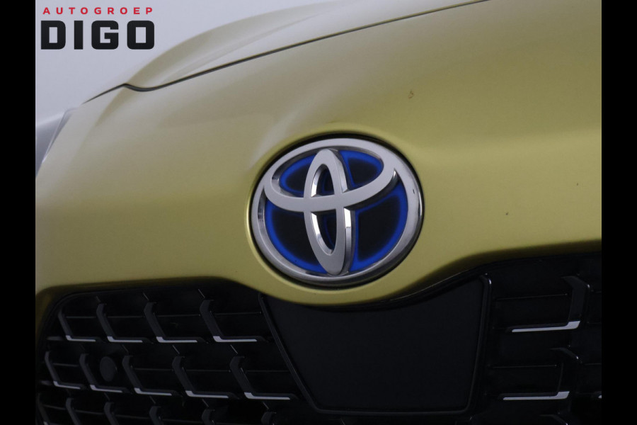 Toyota Yaris Cross 1.5 Hybrid Executive Bi-Tone | Panoramadak | Dodehoek Detectie | HUD | Navigatie
