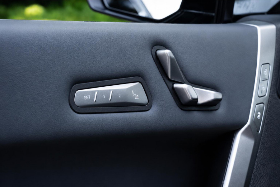 BMW iX xDrive M70 112 kWh | Suite Amido | Snelwegassistent* | 22 kW | 22'' 1027M | Harman/kardon