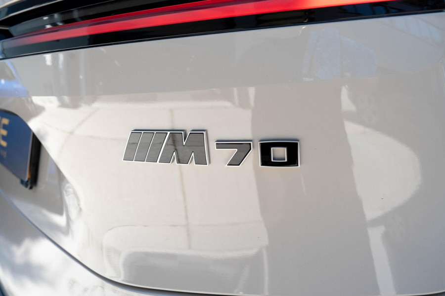 BMW iX xDrive M70 112 kWh | Suite Amido | Snelwegassistent* | 22 kW | 22'' 1027M | Harman/kardon