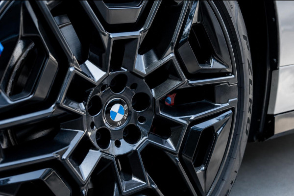 BMW iX xDrive M70 112 kWh | Suite Amido | Snelwegassistent* | 22 kW | 22'' 1027M | Harman/kardon