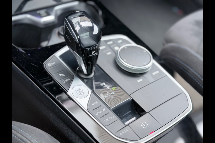 BMW 1-serie 118i Executive Edition Pano/Camera/HuD