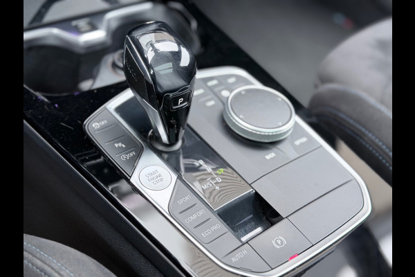BMW 1-serie 118i Executive Edition Pano/Camera/HuD
