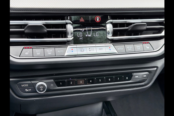 BMW 1-serie 118i Executive Edition Pano/Camera/HuD