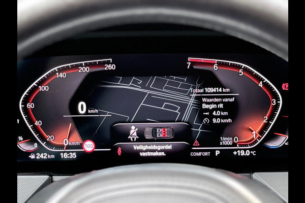 BMW 1-serie 118i Executive Edition Pano/Camera/HuD