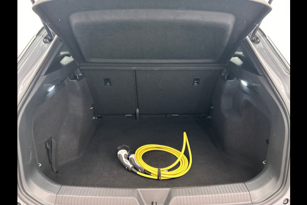 Volkswagen ID.4 Life 77 kWh SOH 93% | Trekhaak | Stoel/stuur verwarming | CarPlay | Adaptieve Cruise Control | Orgineel Nederlands