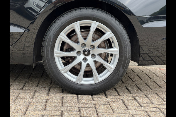 Audi A4 Avant 35 TFSI * Stoelverwarming * Parkeersensoren * Navigatie *