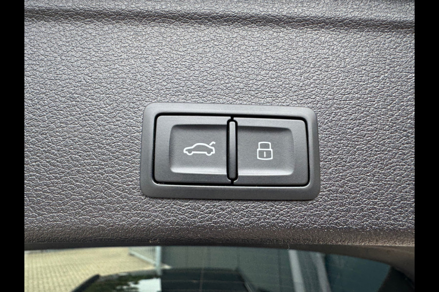 Audi A4 Avant 35 TFSI * Stoelverwarming * Parkeersensoren * Navigatie *