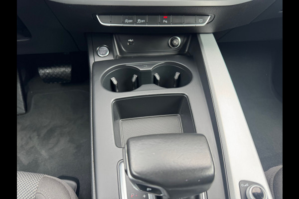 Audi A4 Avant 35 TFSI * Stoelverwarming * Parkeersensoren * Navigatie *
