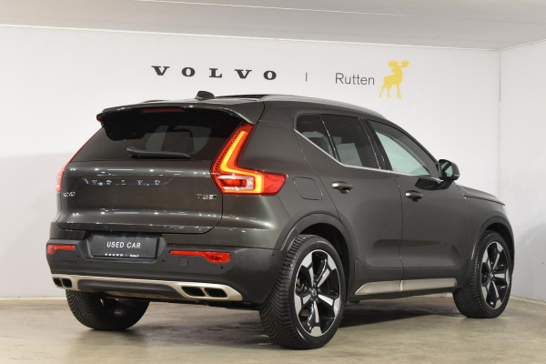 Volvo XC40 T5 247PK AWD Inscription Automaat / Navigatie / Adaptive Cruise control / 360 Camera / 20'' velgen / Panorama schuif-kanteldak / Harman Kardon / Elektrisch verstelbare stoelen met geheugen / Stoelverwarming v+a / Stuurverwarming / Trekhaak
