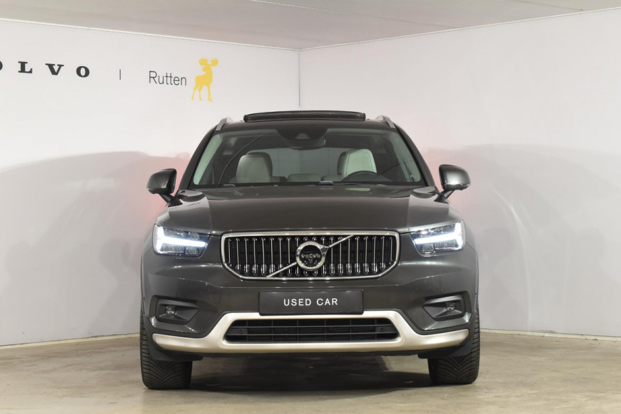 Volvo XC40 T5 247PK AWD Inscription Automaat / Navigatie / Adaptive Cruise control / 360 Camera / 20'' velgen / Panorama schuif-kanteldak / Harman Kardon / Elektrisch verstelbare stoelen met geheugen / Stoelverwarming v+a / Stuurverwarming / Trekhaak