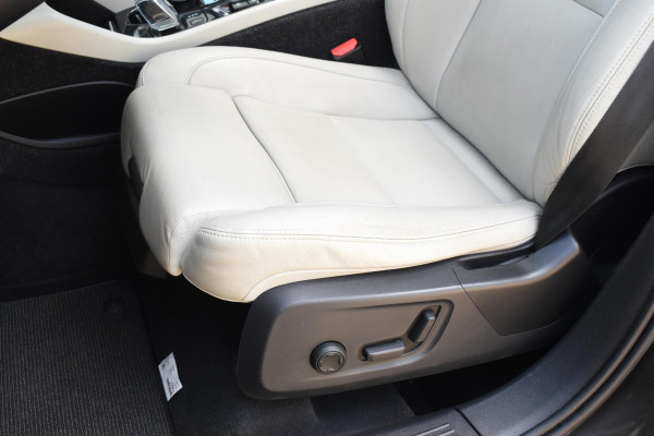 Volvo XC40 T5 247PK AWD Inscription Automaat / Navigatie / Adaptive Cruise control / 360 Camera / 20'' velgen / Panorama schuif-kanteldak / Harman Kardon / Elektrisch verstelbare stoelen met geheugen / Stoelverwarming v+a / Stuurverwarming / Trekhaak