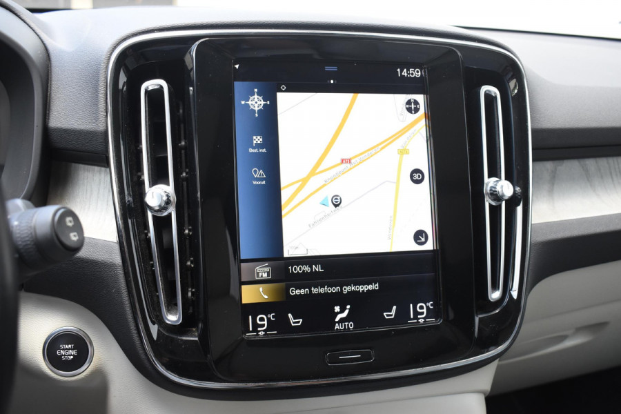 Volvo XC40 T5 247PK AWD Inscription Automaat / Navigatie / Adaptive Cruise control / 360 Camera / 20'' velgen / Panorama schuif-kanteldak / Harman Kardon / Elektrisch verstelbare stoelen met geheugen / Stoelverwarming v+a / Stuurverwarming / Trekhaak