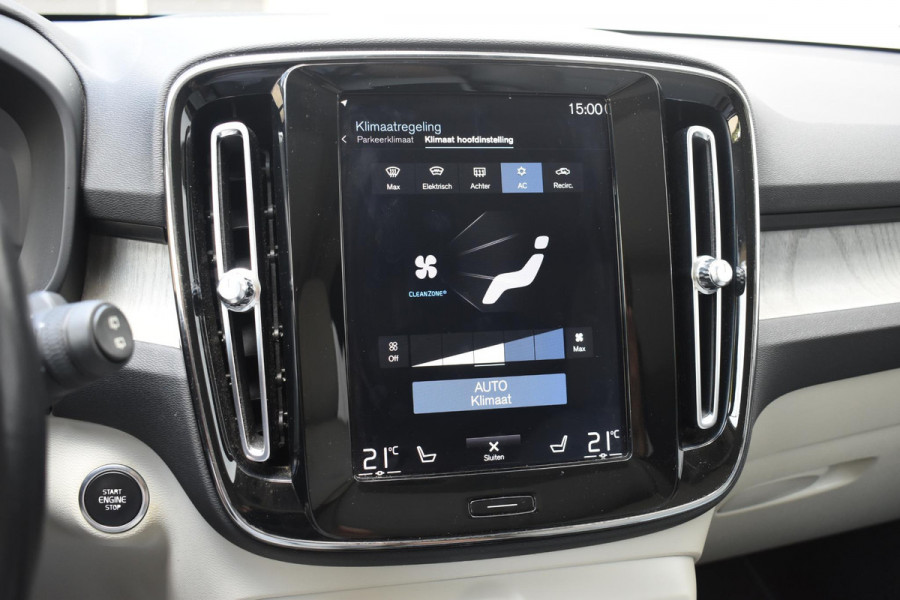 Volvo XC40 T5 247PK AWD Inscription Automaat / Navigatie / Adaptive Cruise control / 360 Camera / 20'' velgen / Panorama schuif-kanteldak / Harman Kardon / Elektrisch verstelbare stoelen met geheugen / Stoelverwarming v+a / Stuurverwarming / Trekhaak
