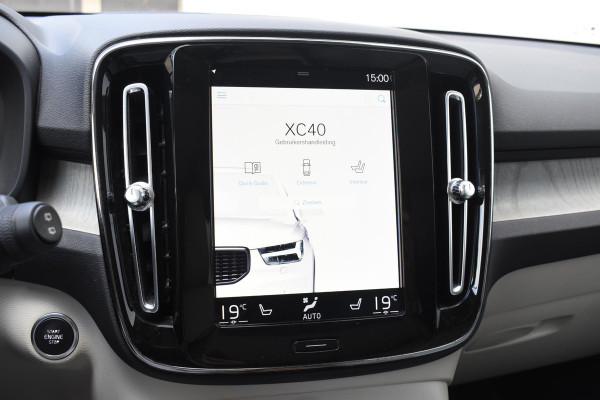 Volvo XC40 T5 247PK AWD Inscription Automaat / Navigatie / Adaptive Cruise control / 360 Camera / 20'' velgen / Panorama schuif-kanteldak / Harman Kardon / Elektrisch verstelbare stoelen met geheugen / Stoelverwarming v+a / Stuurverwarming / Trekhaak