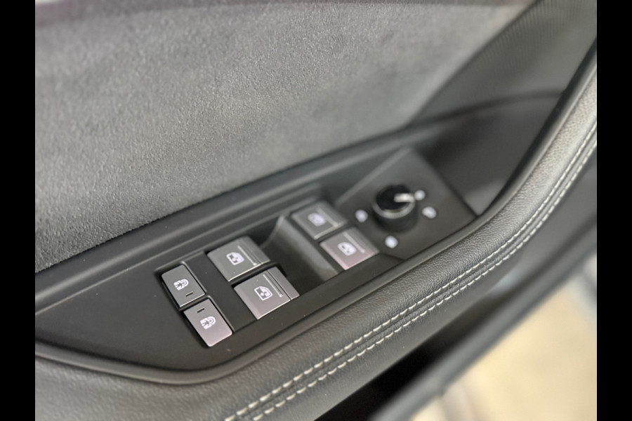 Audi e-tron Sportback 55 quattro S Black Ed. | 95 kWh | 407pk| Matrix LED | B&O | Pano | 360° camera | Memory|Trekhaak afneembaar