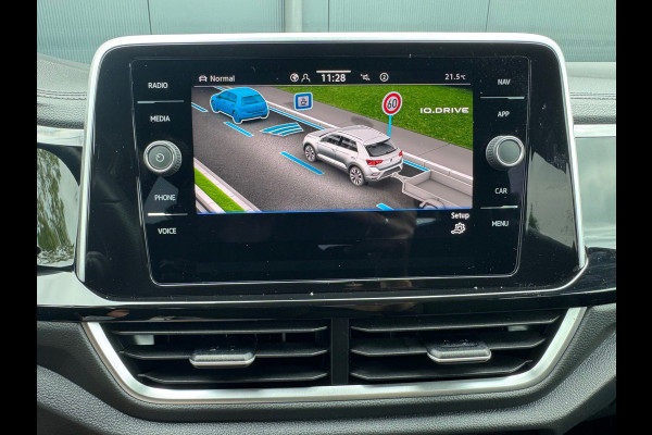 Volkswagen T-Roc 1.5 TSI * R-Line * Trekhaak * Camera achterzijde * Visueel Cockpit *