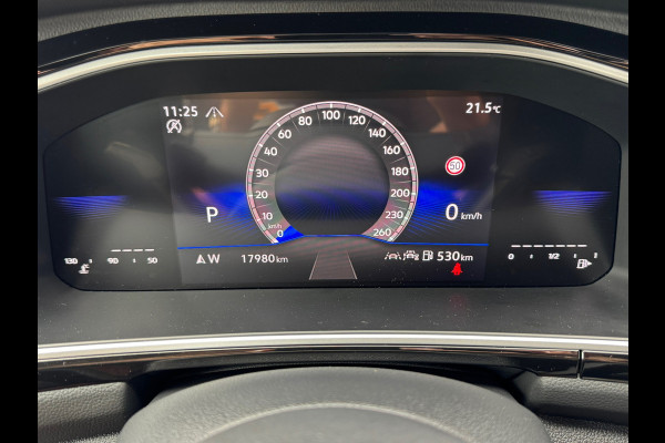 Volkswagen T-Roc 1.5 TSI * R-Line * Trekhaak * Camera achterzijde * Visueel Cockpit *