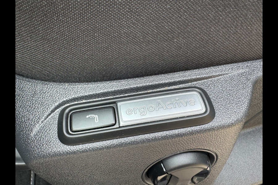 Volkswagen T-Roc 1.5 TSI * R-Line * Trekhaak * Camera achterzijde * Visueel Cockpit *